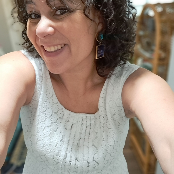 Meet your Posher, Jessica - Picture 2 of 2